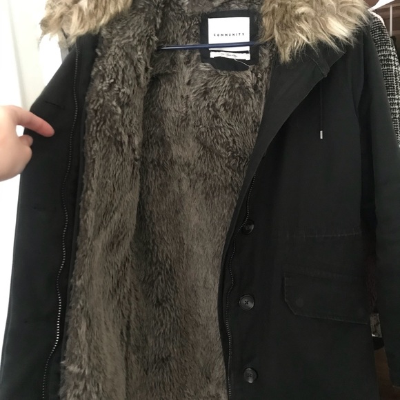 Aritzia parkas ( winter coat ) - Picture 3 of 7